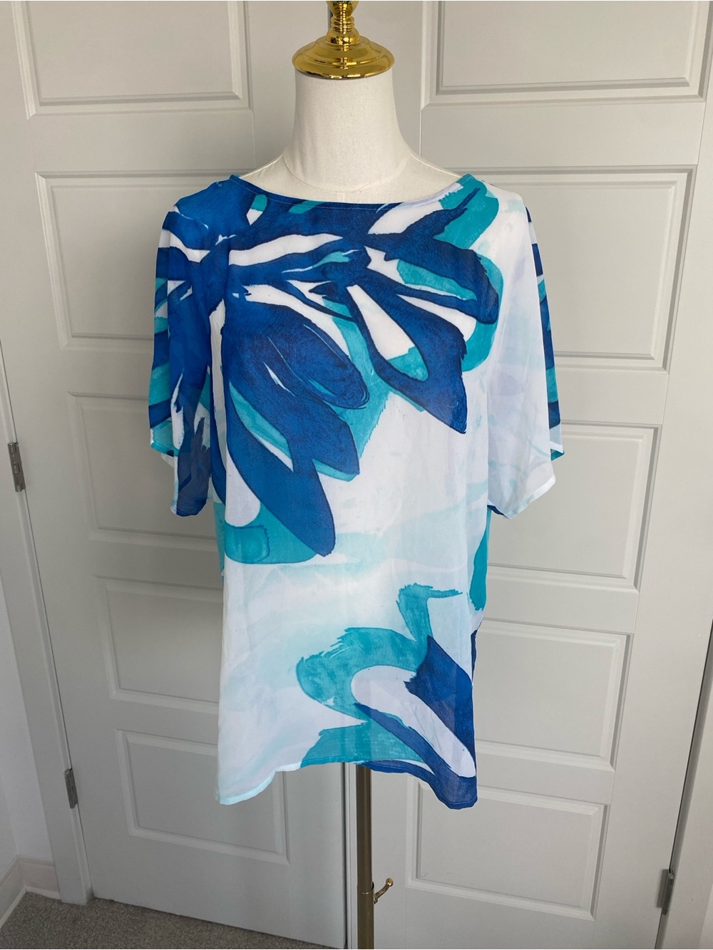 Chico’s Hazel Abstract Floral Blue Sheer Dolman Blouse Size 0 Small